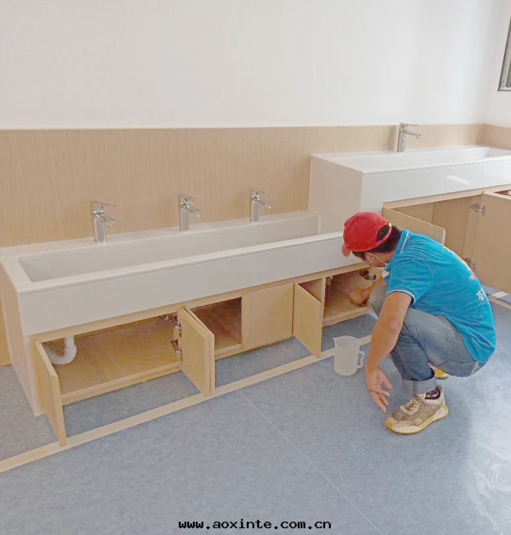 櫃子重(zhòng)點(diǎn)污染源刷子精细化(huà)施工