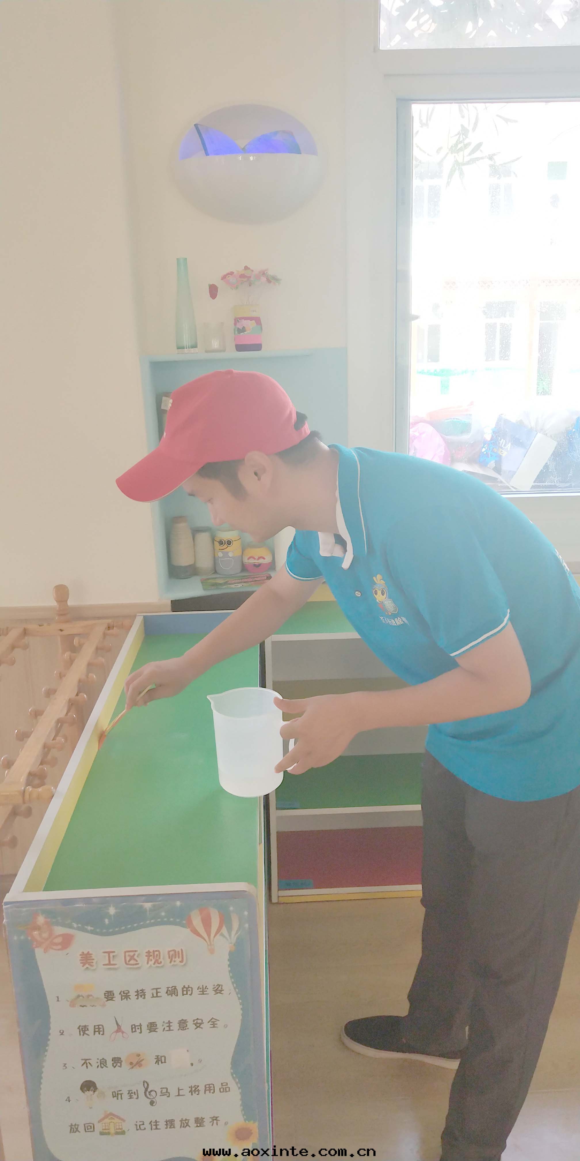 闆子縫隙刷子精细(xì)化(huà)施工治理(lǐ)甲醛