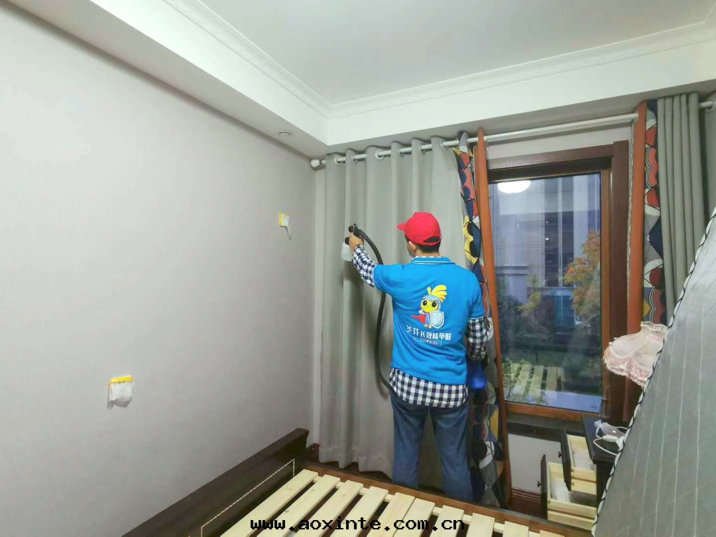墙面(miàn)窗帘(lián)布(bù)藝噴槍施工治理(lǐ)甲醛