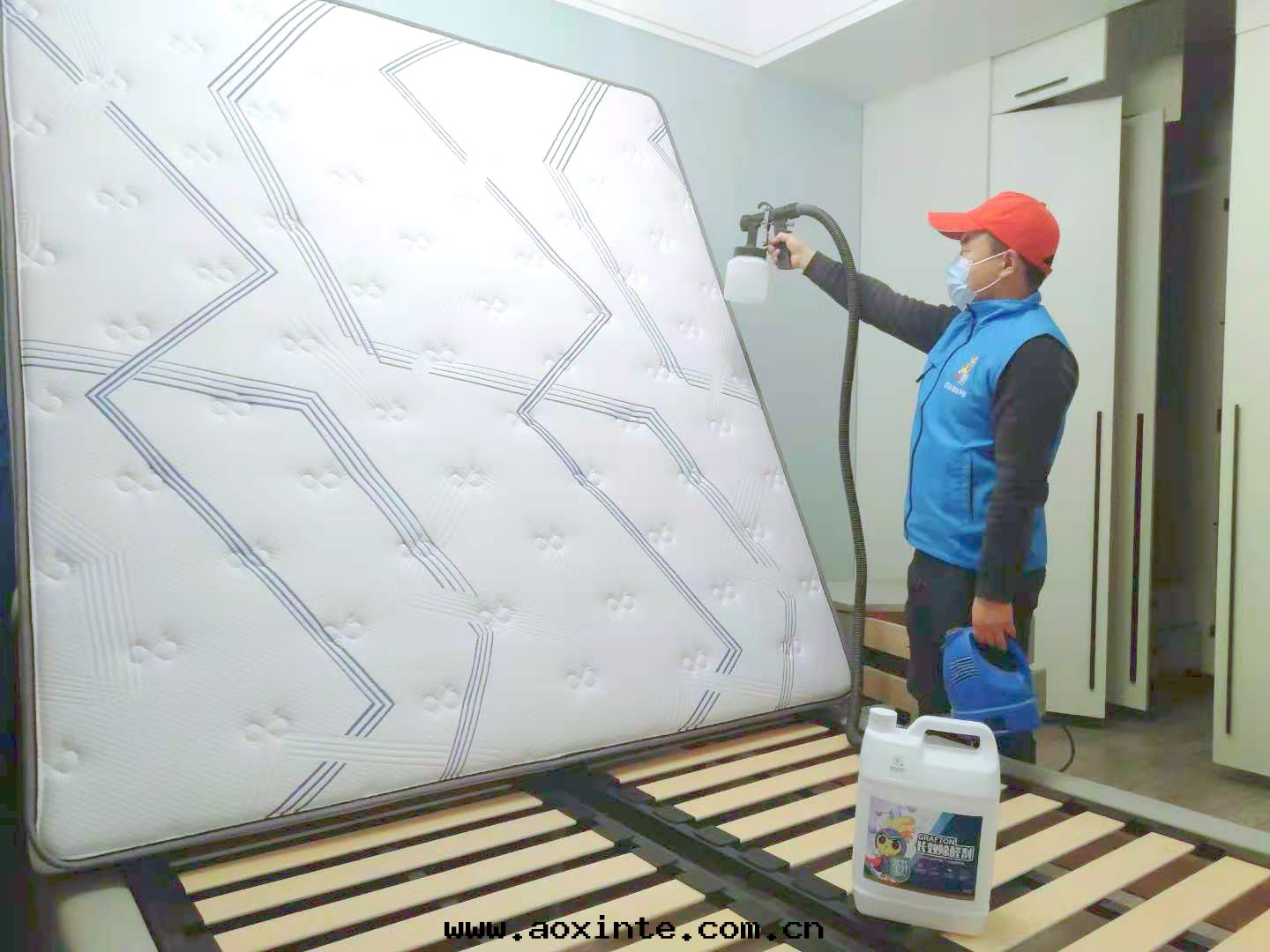 卧室(shì)床(chuáng)垫(diàn)全(quán)方(fāng)位(wèi)噴涂施工治理(lǐ)