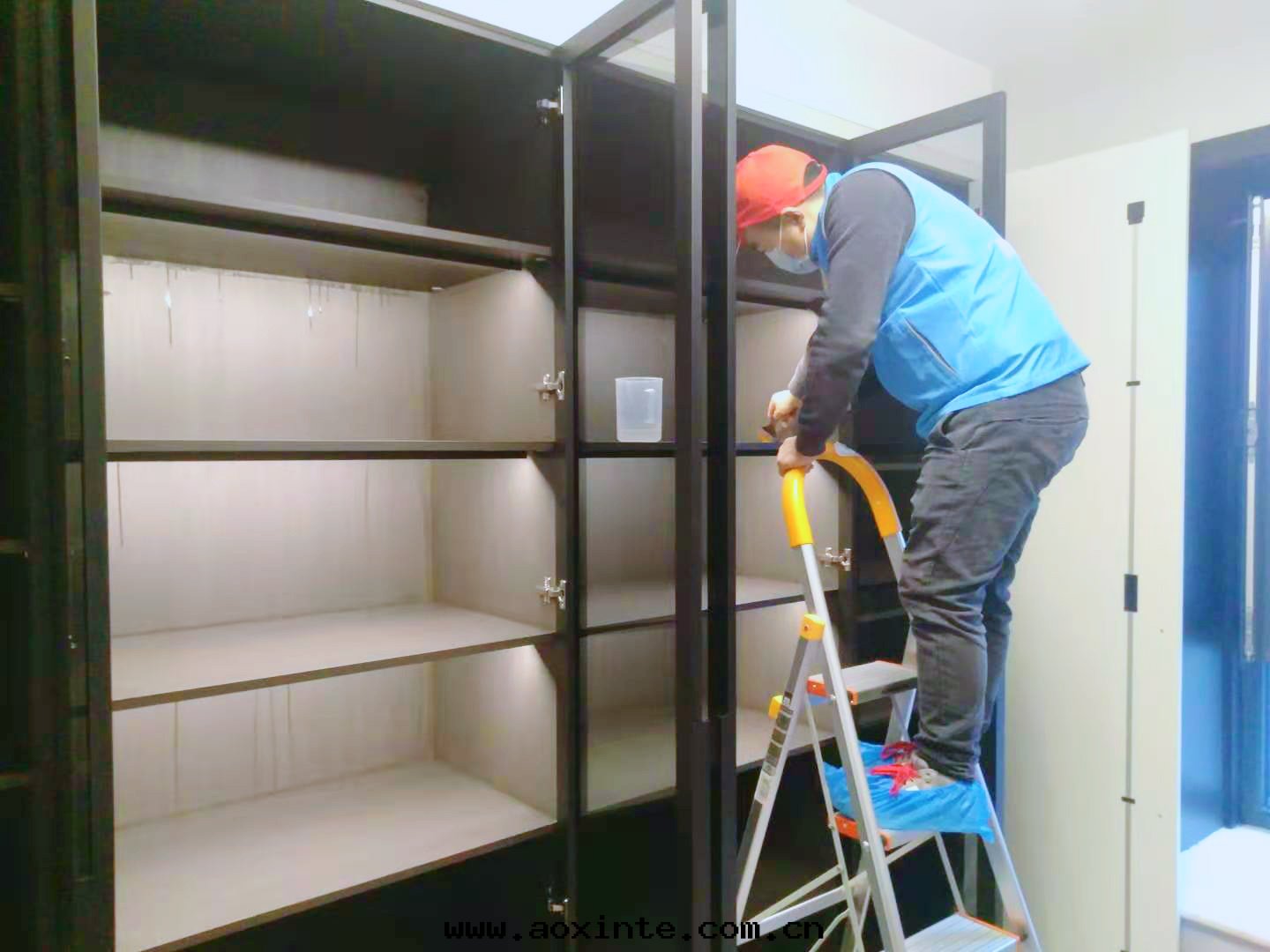 卧室(shì)櫃子重(zhòng)點(diǎn)污染源施工治理(lǐ)