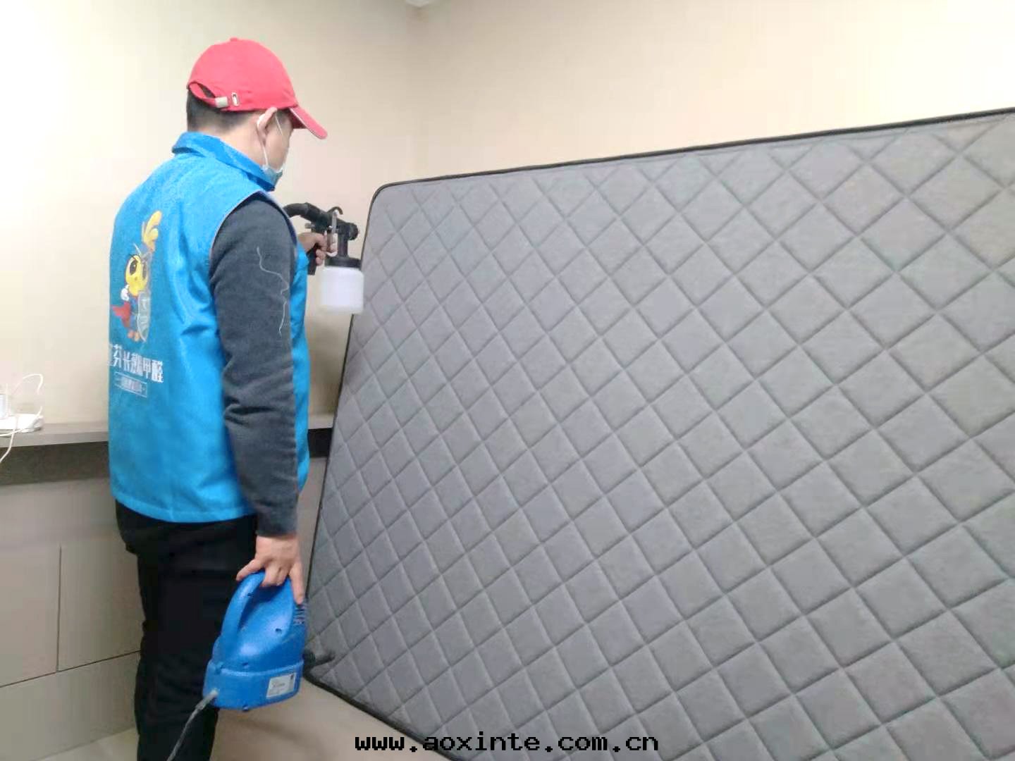 卧室(shì)床(chuáng)垫(diàn)噴涂施工治理(lǐ)