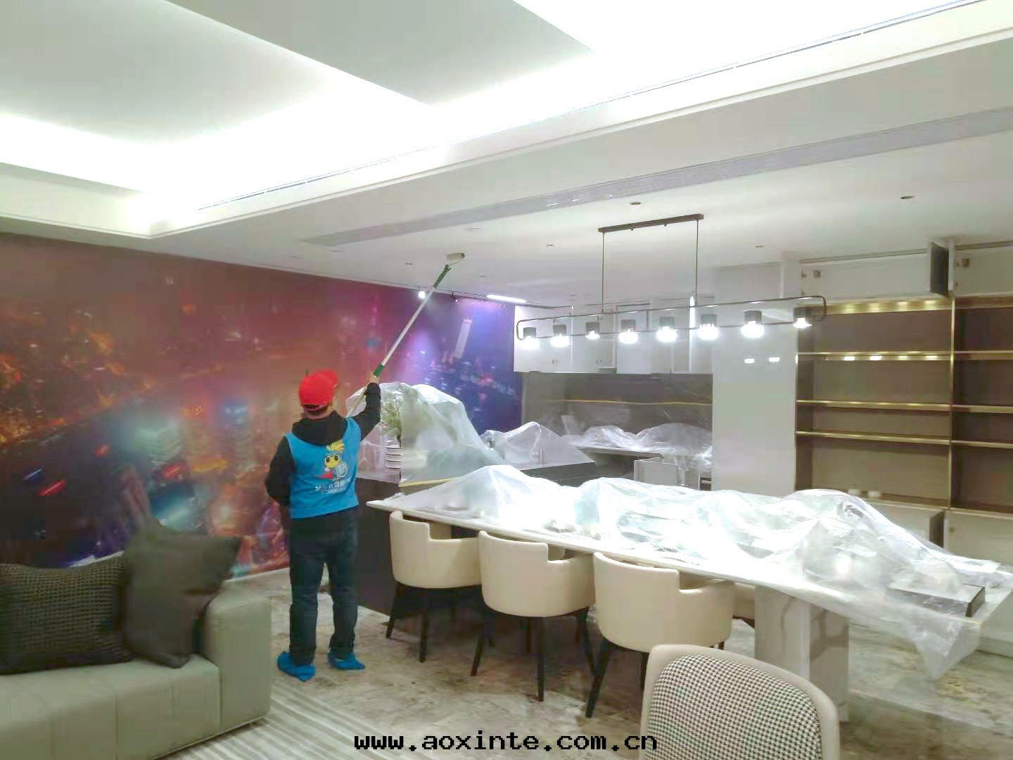 辦(bàn)公(gōng)室(shì)顶面(miàn)造型滾筒施工治理(lǐ)