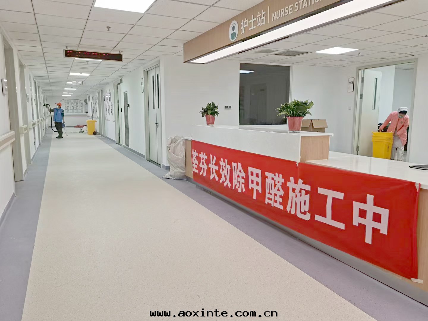 醫院(yuàn)过(guò)道(dào)牆(qiáng)面(miàn)頂面(miàn)噴枪施工治理(lǐ)