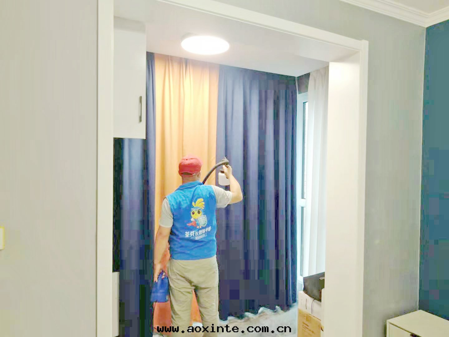 卧室(shì)窗帘(lián)噴槍施工治理(lǐ)甲醛