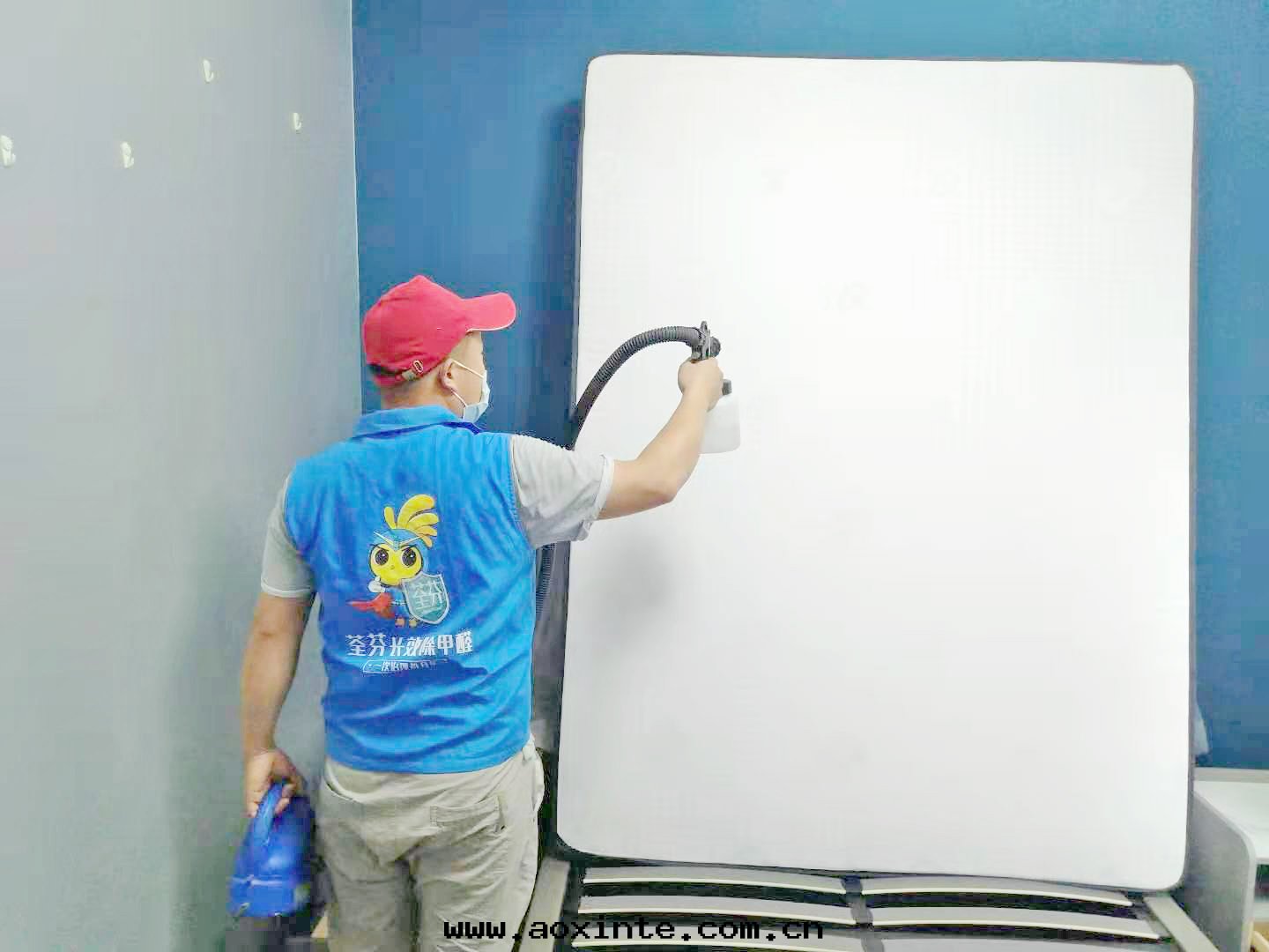 沙(shā)發(fà)床(chuáng)垫(diàn)全(quán)方(fāng)位(wèi)噴涂治理(lǐ)甲醛