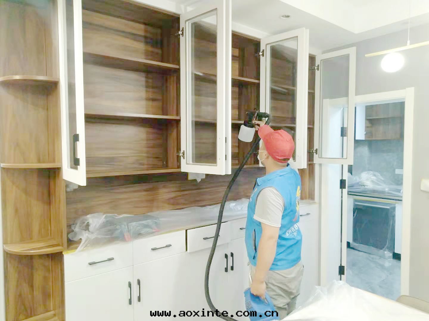 卧室(shì)衣(yī)櫃重(zhòng)點(diǎn)污染源精细(xì)化(huà)噴涂