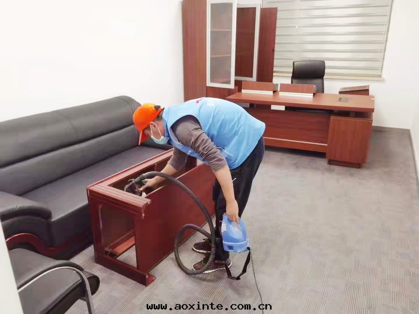 银(yín)行会(huì)議室(shì)茶(chá)幾(jǐ)全(quán)方(fāng)位(wèi)噴塗