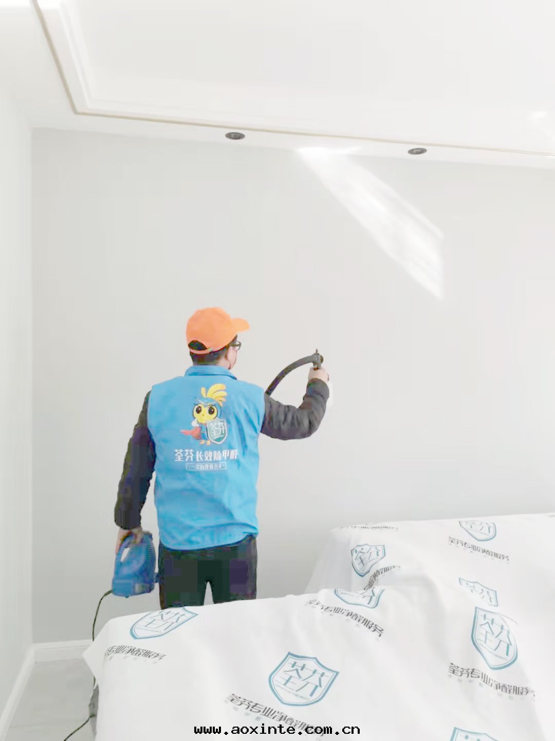 客廳墙面(miàn)噴槍施工治理(lǐ)