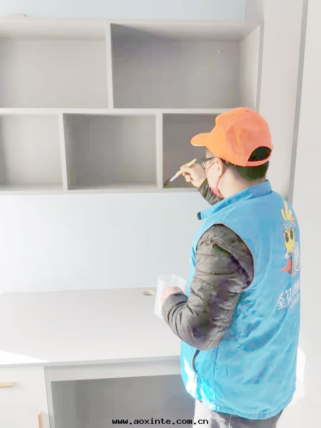 櫃子縫隙刷子精细(xì)化(huà)施工治理(lǐ)