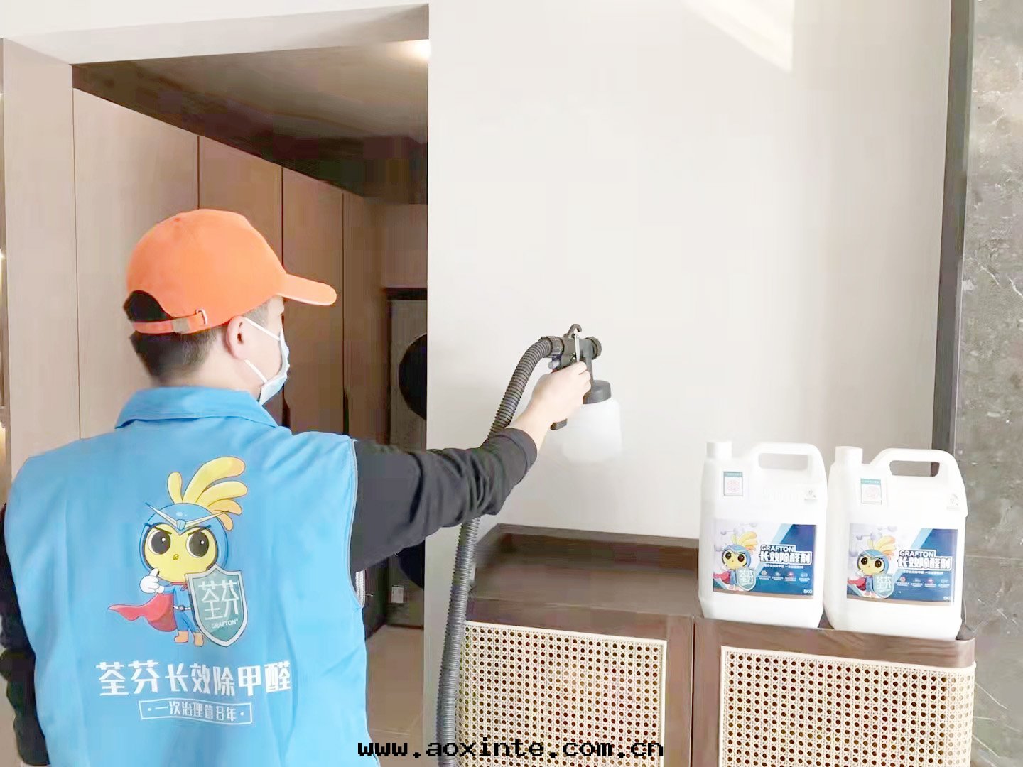 客餐廳牆(qiáng)面(miàn)噴塗施工