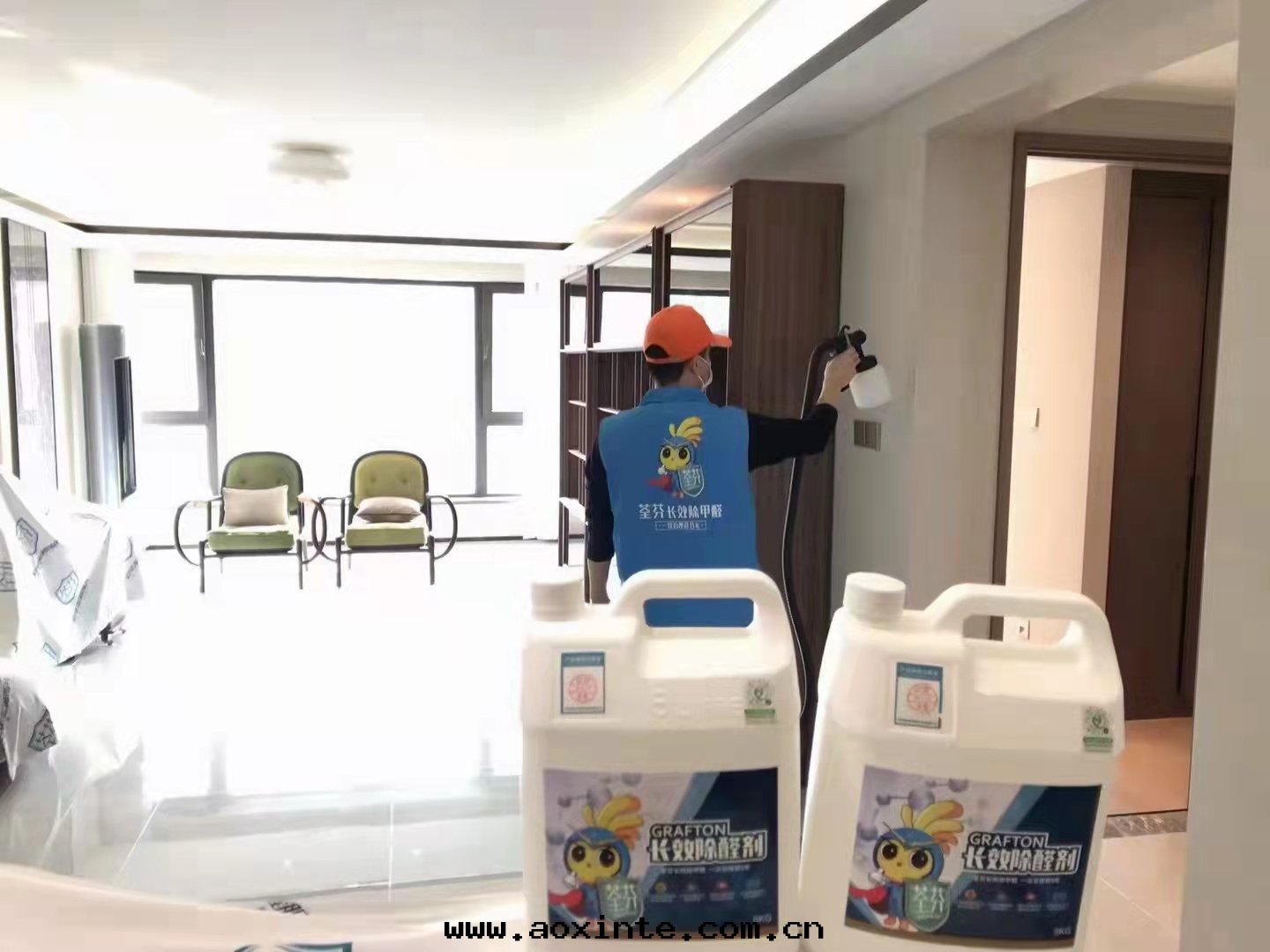 客廳牆(qiáng)面(miàn)噴塗治理(lǐ)