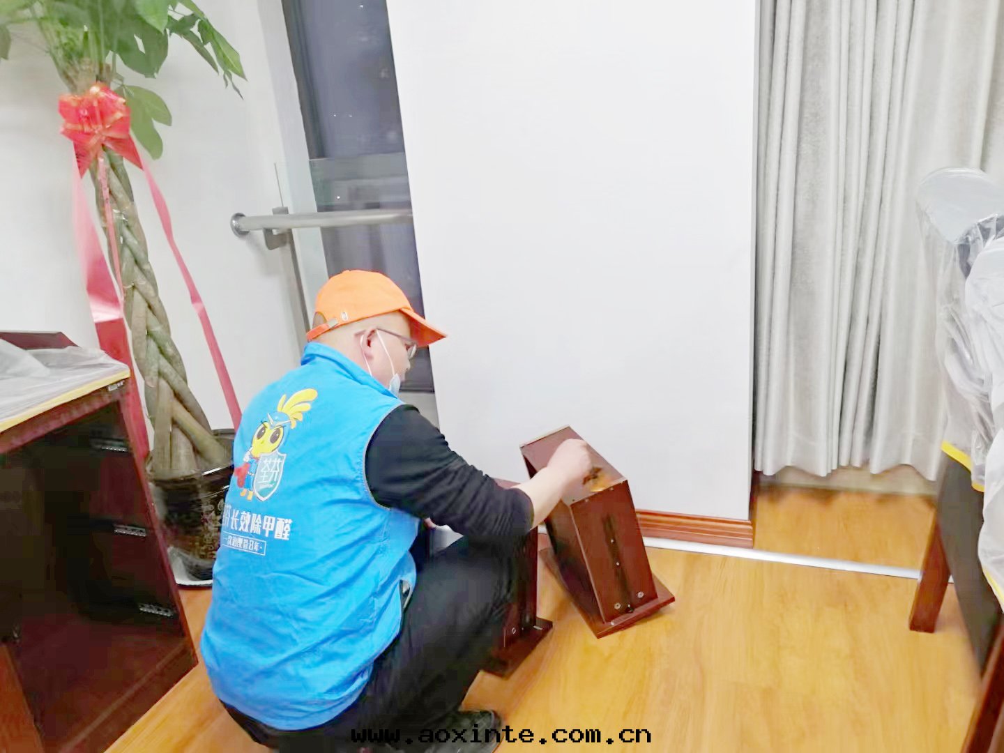 辦(bàn)公(gōng)室(shì)桌椅抽屜精细化(huà)施工