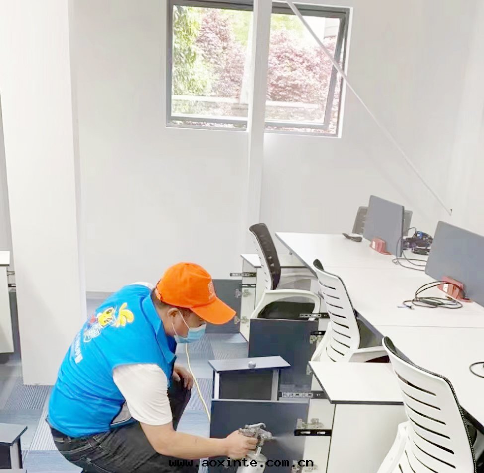 辦(bàn)公(gōng)桌(zhuō)椅(yǐ)噴槍施工治理(lǐ)