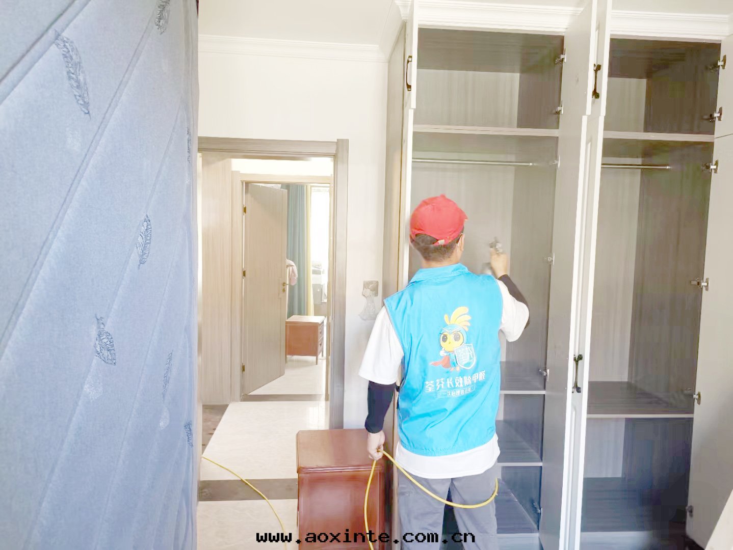 卧室(shì)櫃子噴槍全(quán)方(fāng)位(wèi)噴涂治理(lǐ)