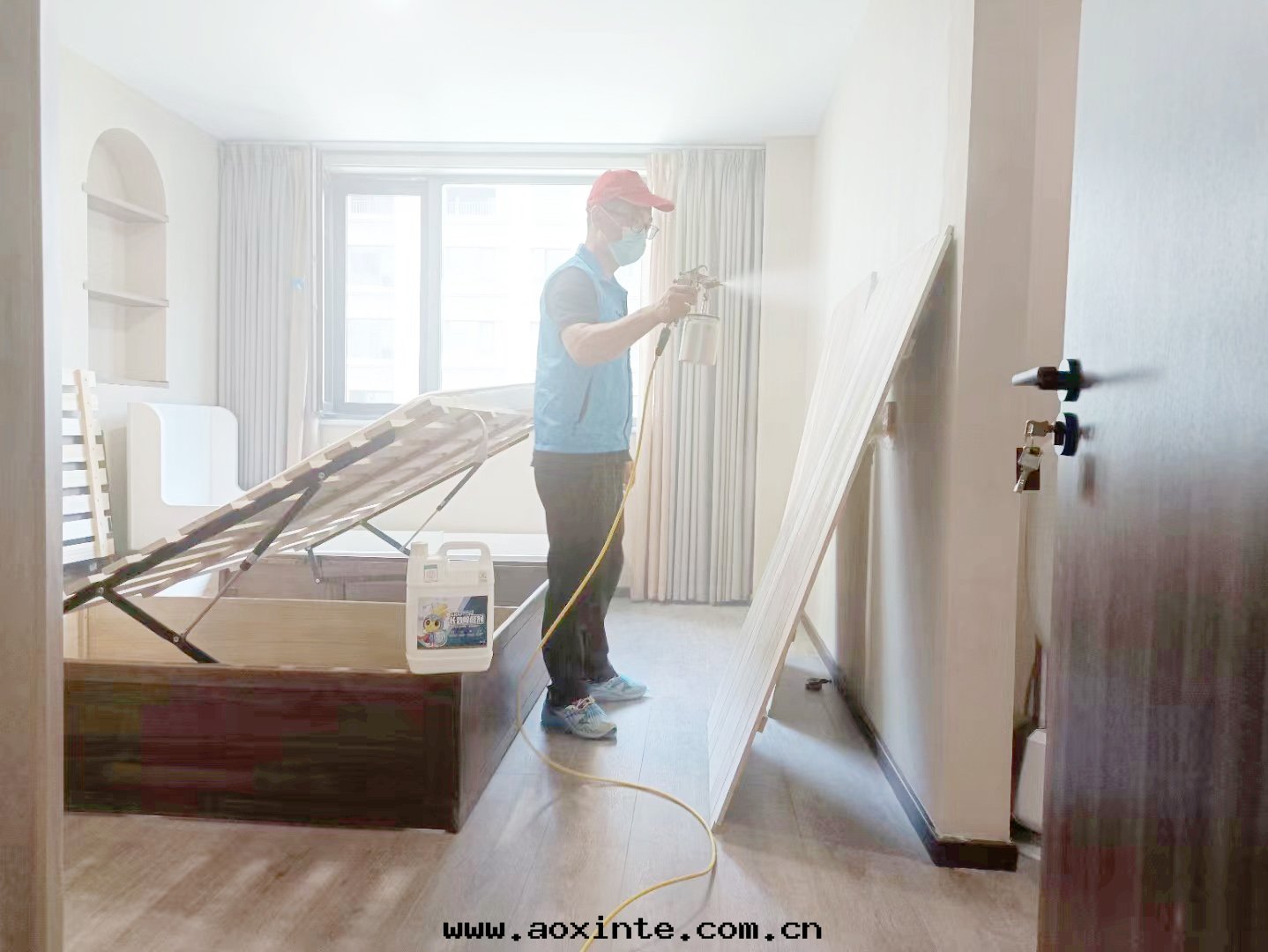 卧室(shì)床(chuáng)架全(quán)方(fāng)位(wèi)噴涂治理(lǐ)