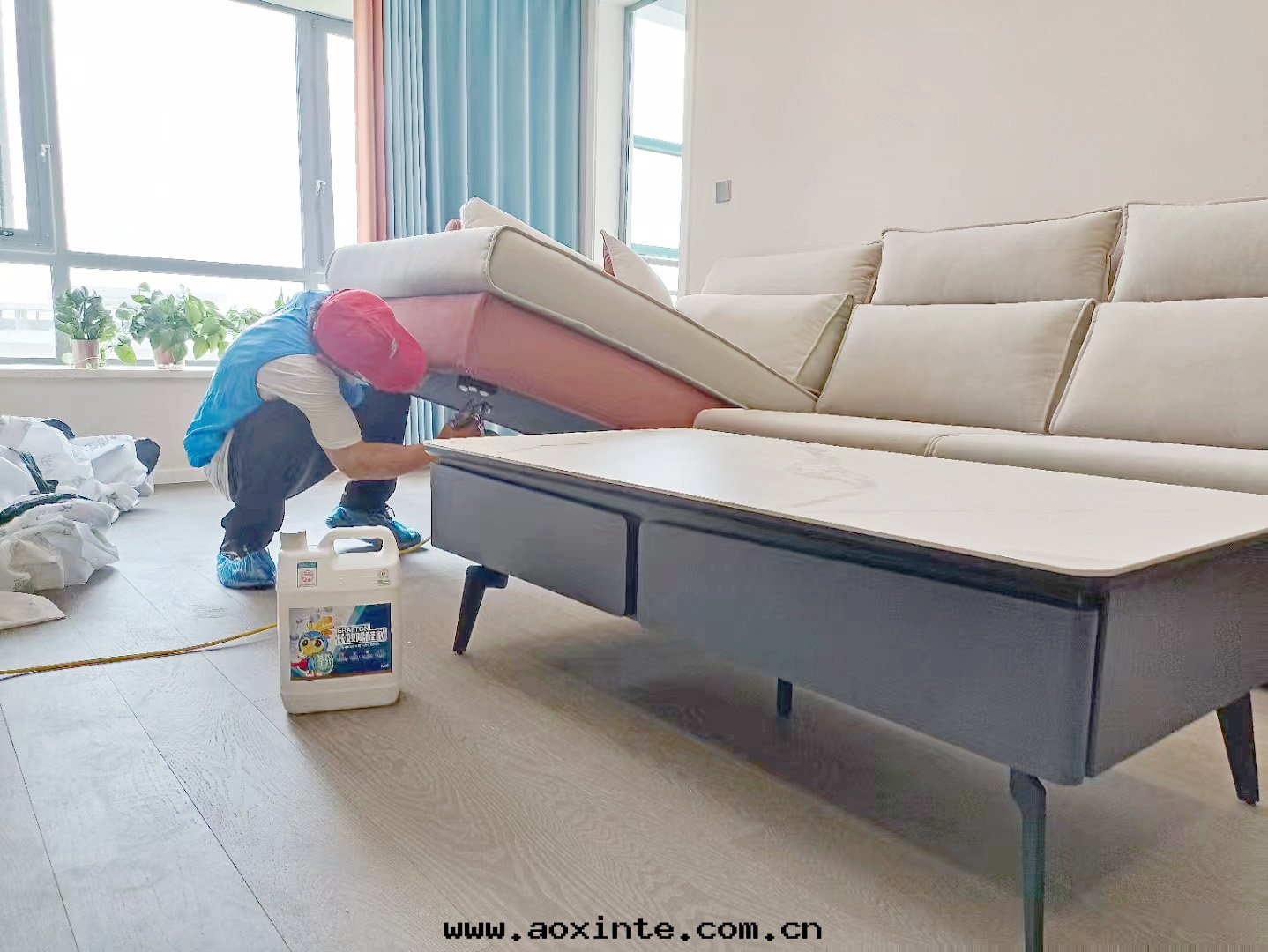 沙(shā)發(fà)全(quán)方(fāng)位(wèi)噴槍治理(lǐ)施工