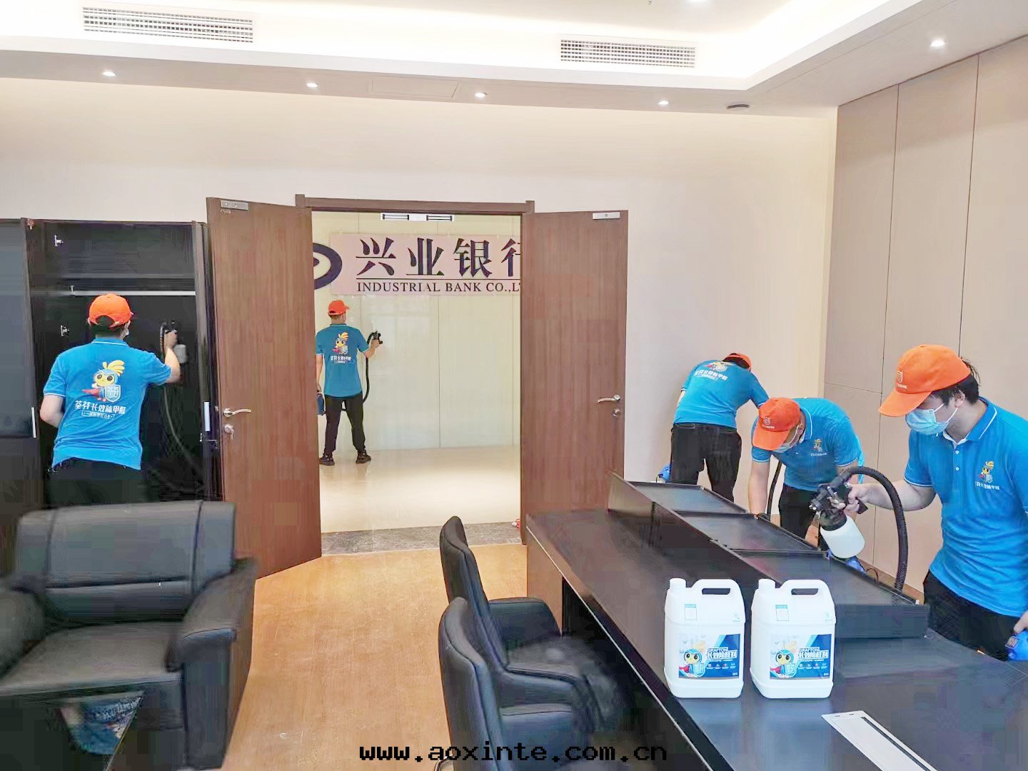 银(yín)行辦(bàn)公(gōng)室(shì)施工治理(lǐ)