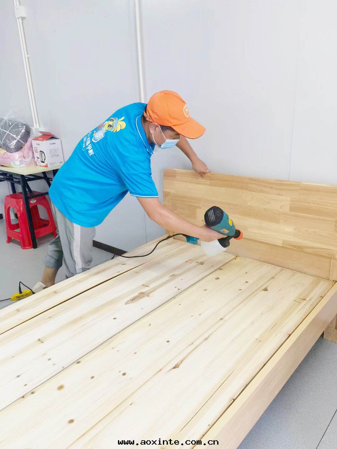 隔離單間(jiān)木(mù)闆床噴枪施工治理(lǐ)