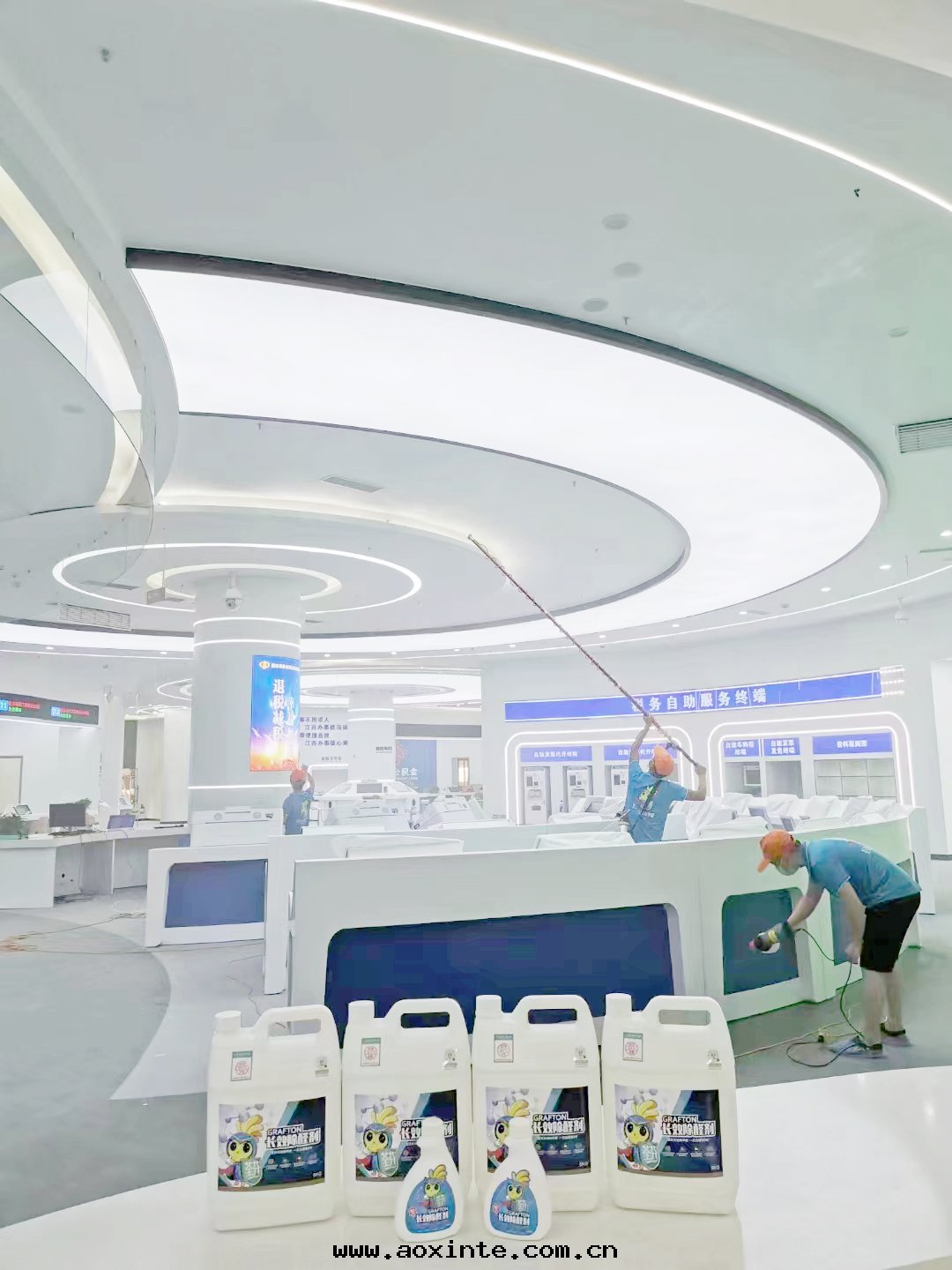 稅務(wù)大(dà)廳噴枪頂面(miàn)施工治理(lǐ)