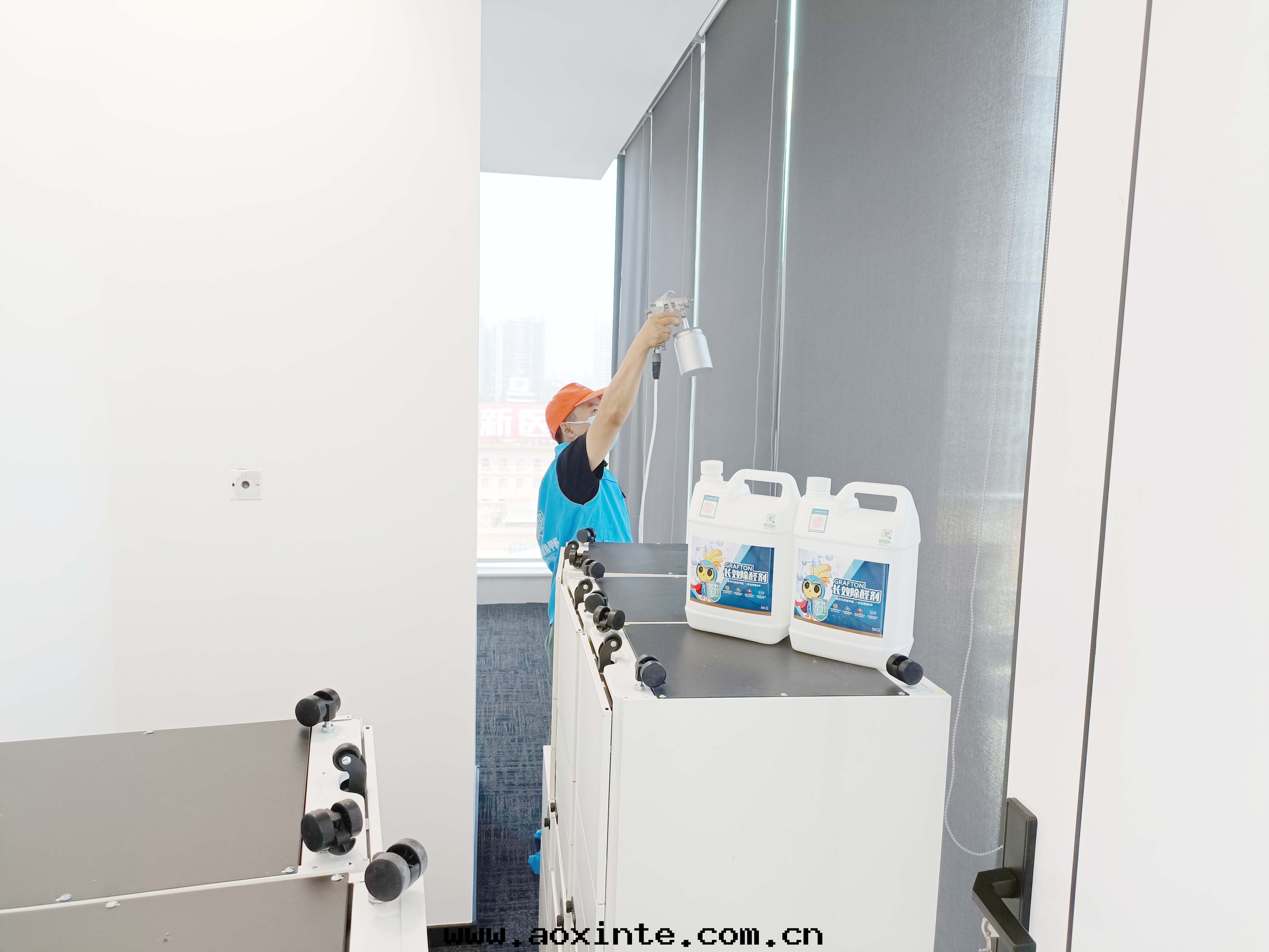 辦(bàn)公(gōng)室(shì)牆(qiáng)面(miàn)噴枪施工治理(lǐ)