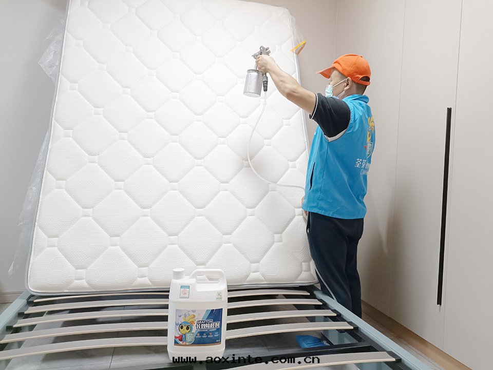 卧室(shì)床(chuáng)垫(diàn)精细(xì)化(huà)噴槍施工治理(lǐ)