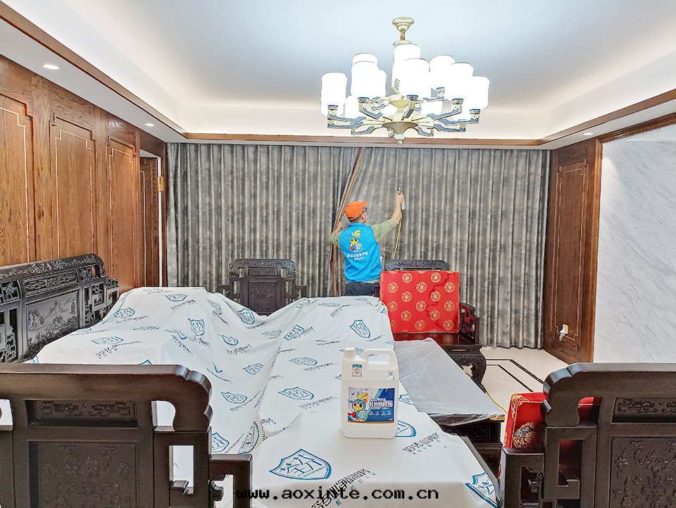 客廳阳台(tái)窗(chuāng)帘(lián)噴枪施工治理(lǐ)