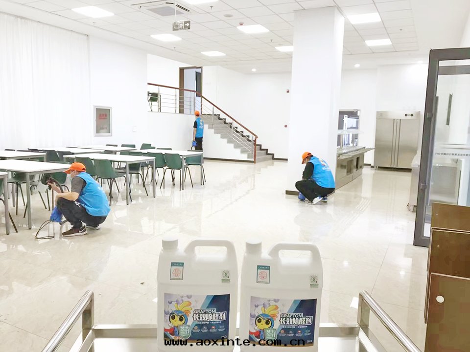 银(yín)行桌(zhuō)椅(yǐ)墙面(miàn)噴槍施工治理(lǐ)