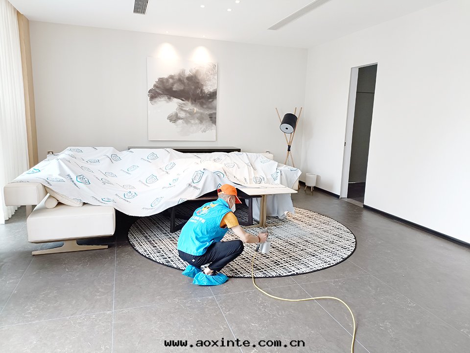 酒(jiǔ)店(diàn)地(dì)毯垫(diàn)子噴枪施工治理(lǐ)甲醛