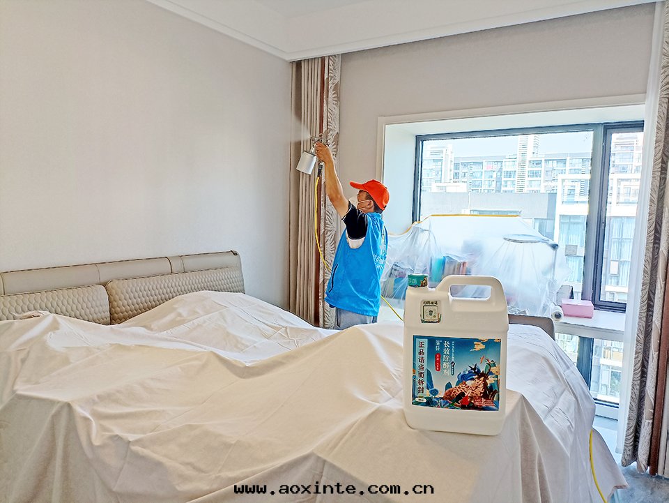 卧室(shì)墙面(miàn)壁(bì)紙(zhǐ)施工治理(lǐ)甲醛